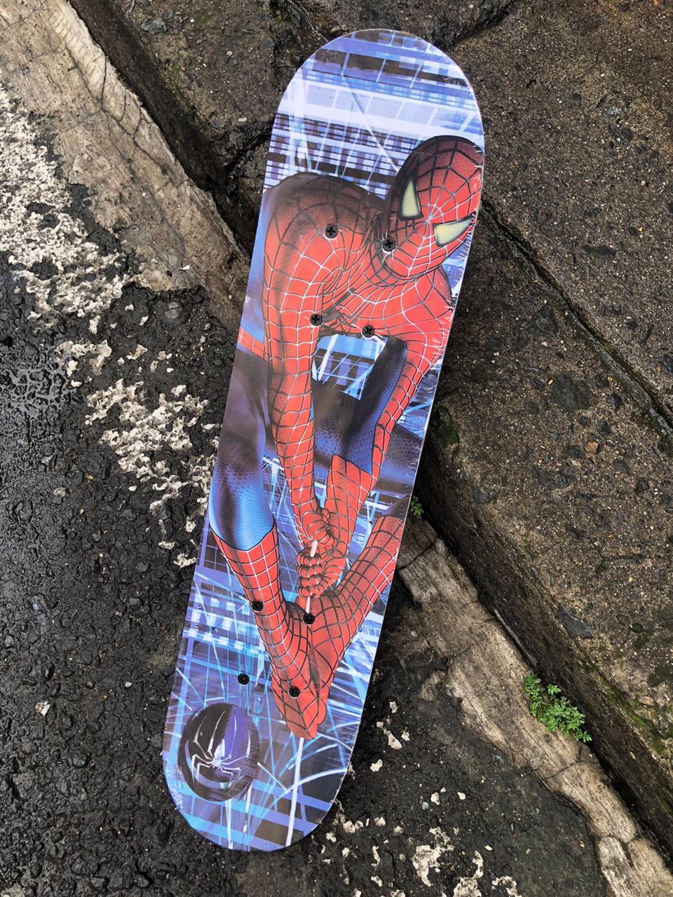 Patineta de madera para niños con diseño